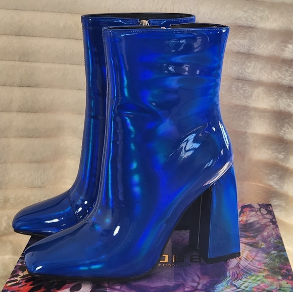 CAPE ROBBIN Blue Hayward Blue Patent Chunky Heel Boots - Picture 4 of 10